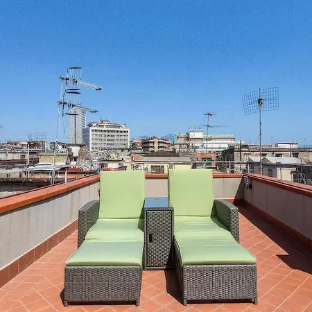 Lägenhet Roof Moon - La Terrazza Dei Spagnoli *